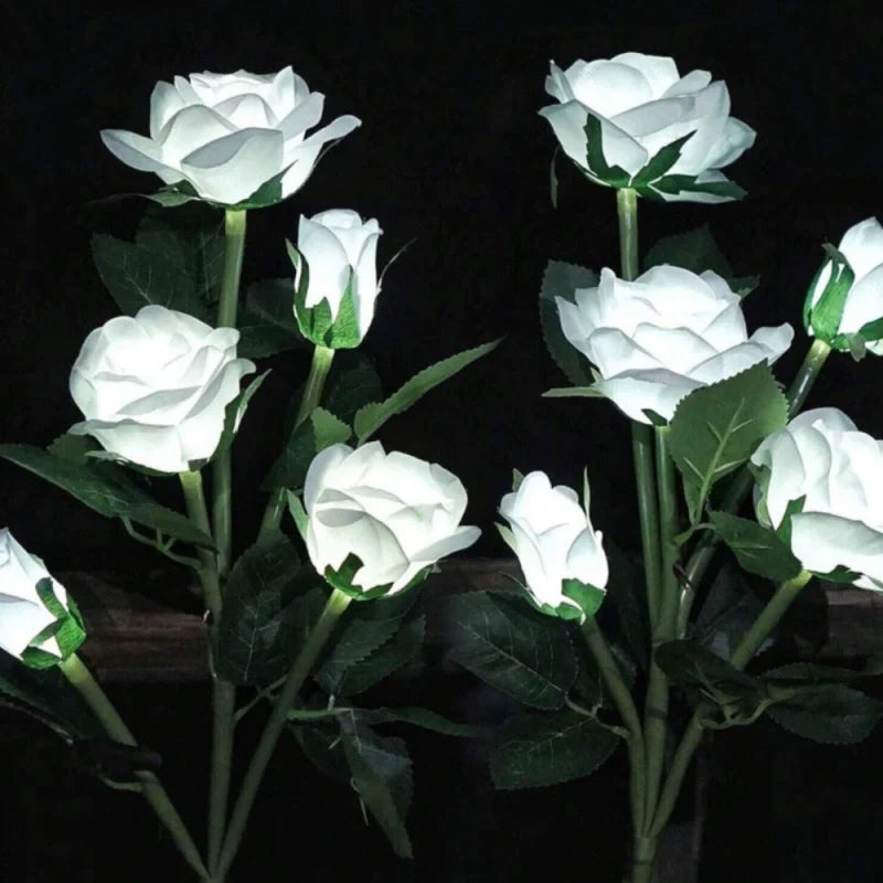 Everbloom™ Solarbetriebene Gartenblumenleuchte in Blütenform