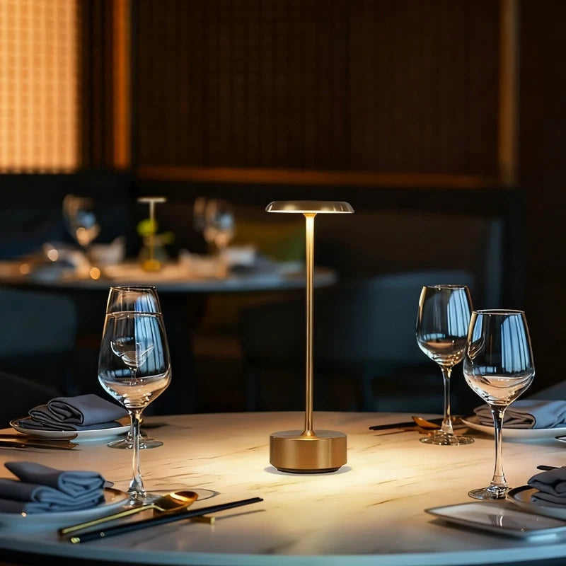 Luxora™ Akku-Tischlampe mit dimmbarem Licht