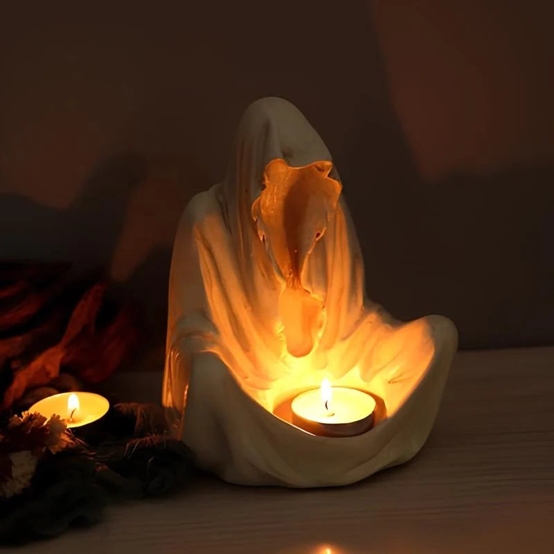 Ashcloak™ Kerzenhalter in mystischer Kapuzenform aus Harz
