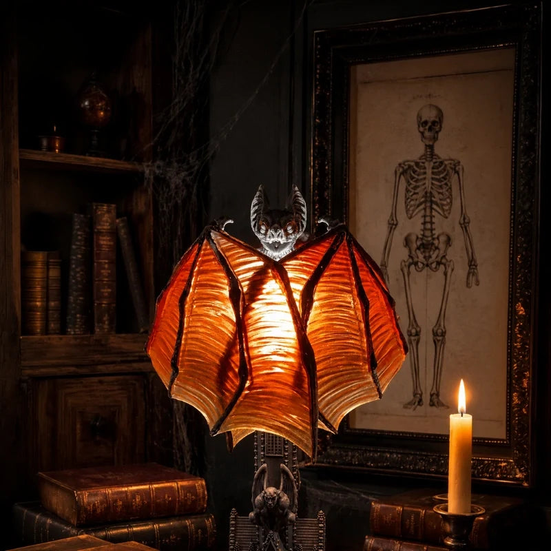 Vampyra™ Fledermaus-Tischlampe mit Spukhaus-Sockel