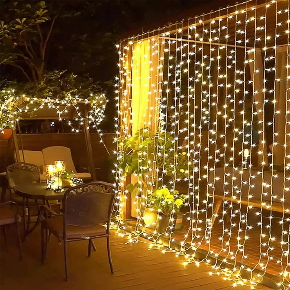 Feenvorhang mit warmweißen LED-Lichtern und 8 Beleuchtungsmodi