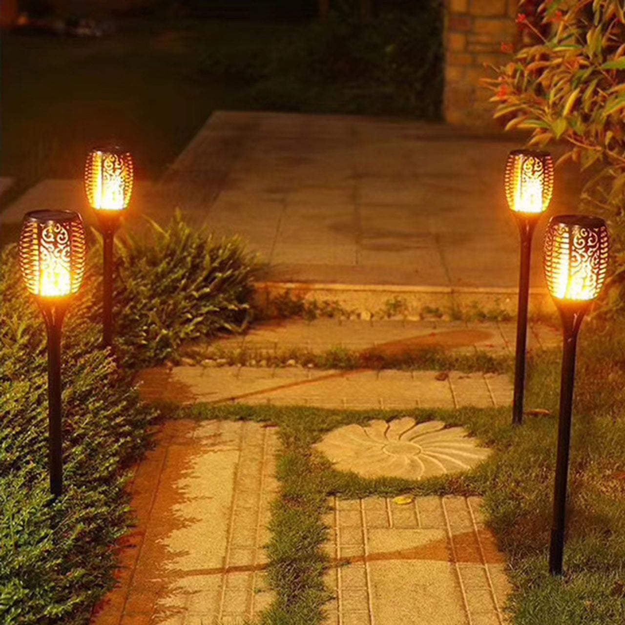 Solar-Gartenfackel mit Flammeneffekt und Metallgehäuse