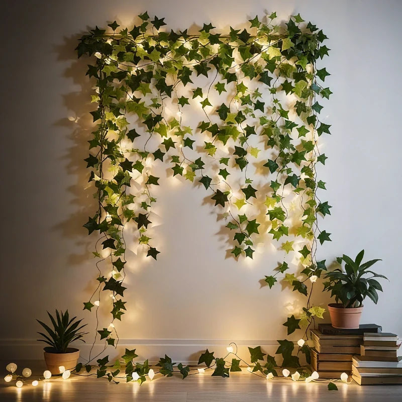 Botanische Lichterkette mit Blättern und Blüten, warmweiß