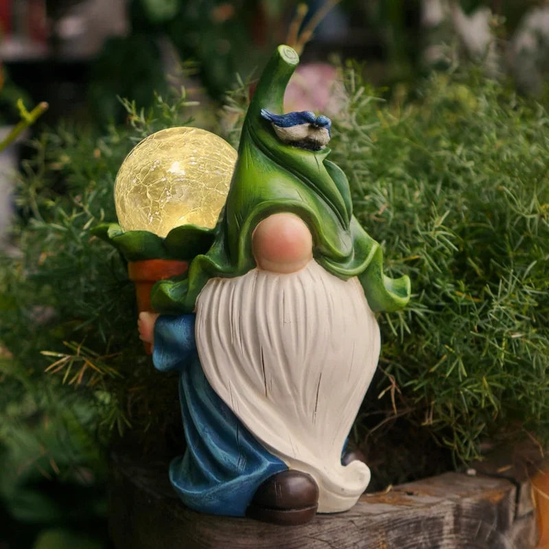 GlowGnomes™ Solar-Gartenfigur mit Licht