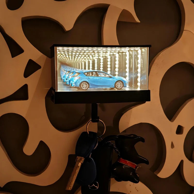 Keyfinity™ Beleuchteter Schlüsselhalter mit Infinity-Spiegeleffekt
