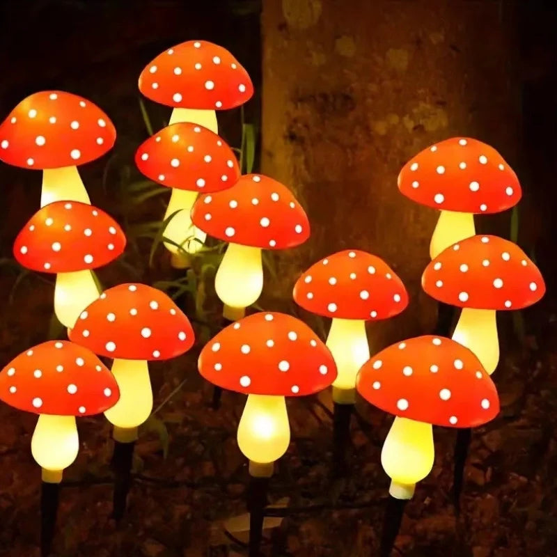 Solarbetriebene Pilz-Gartenleuchten mit Dämmerungssensor, rot oder weiß