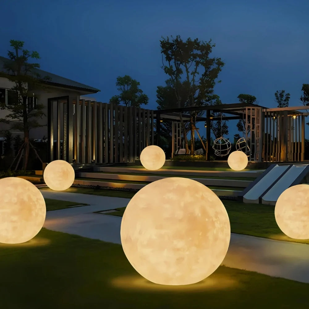 Selene™ Mondgarten-Leuchte mit 16 Farben, IP65, Solar & USB