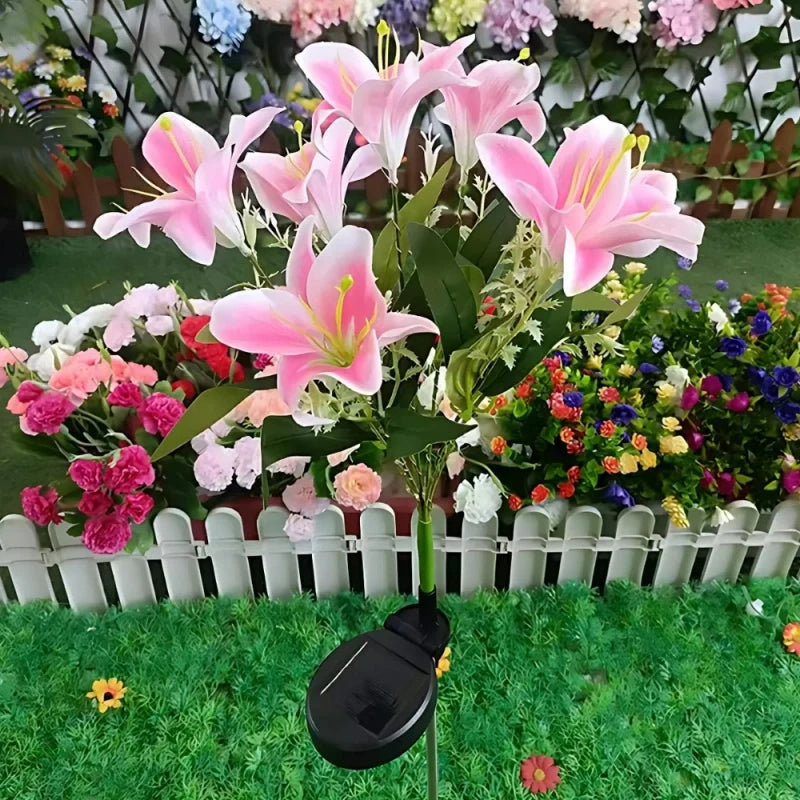 Everbloom™ Solarbetriebene Gartenblumenleuchte in Blütenform