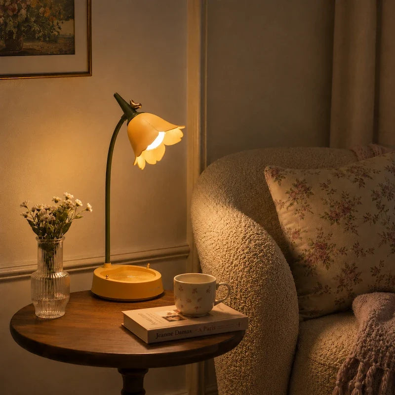 Flowerette Schreibtischlampe mit Blumen-Design und Vogelakzent