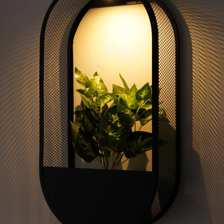 Solarbetriebene Wandlampe mit integriertem Pflanztopf