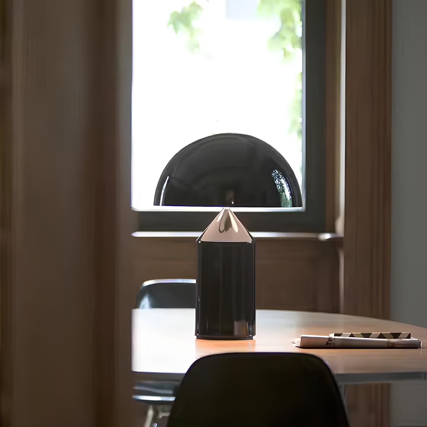 Aurelia™ Tischlampe mit dimmbarer LED in modernem Pilz-Design