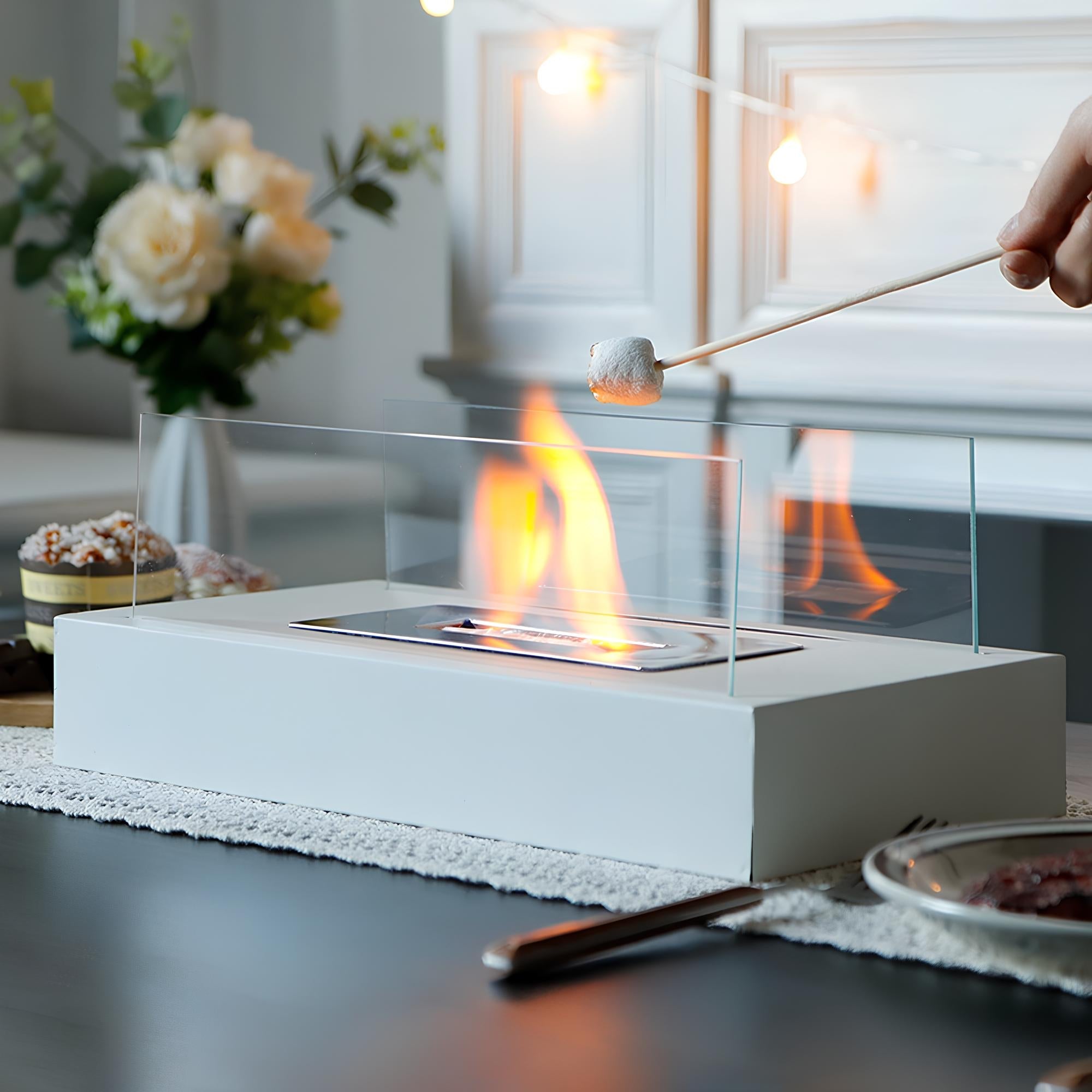 Everlasting Flame™ Tischkamin mit Glasabdeckung in Schwarz oder Weiß