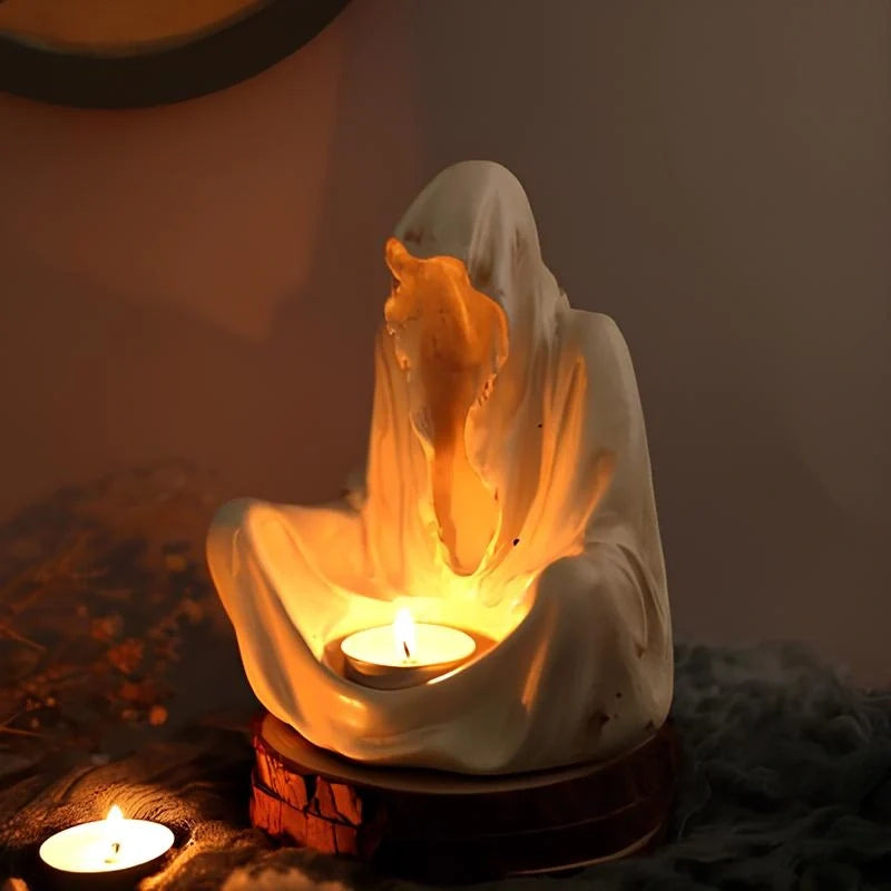 Ashcloak™ Kerzenhalter in mystischer Kapuzenform aus Harz