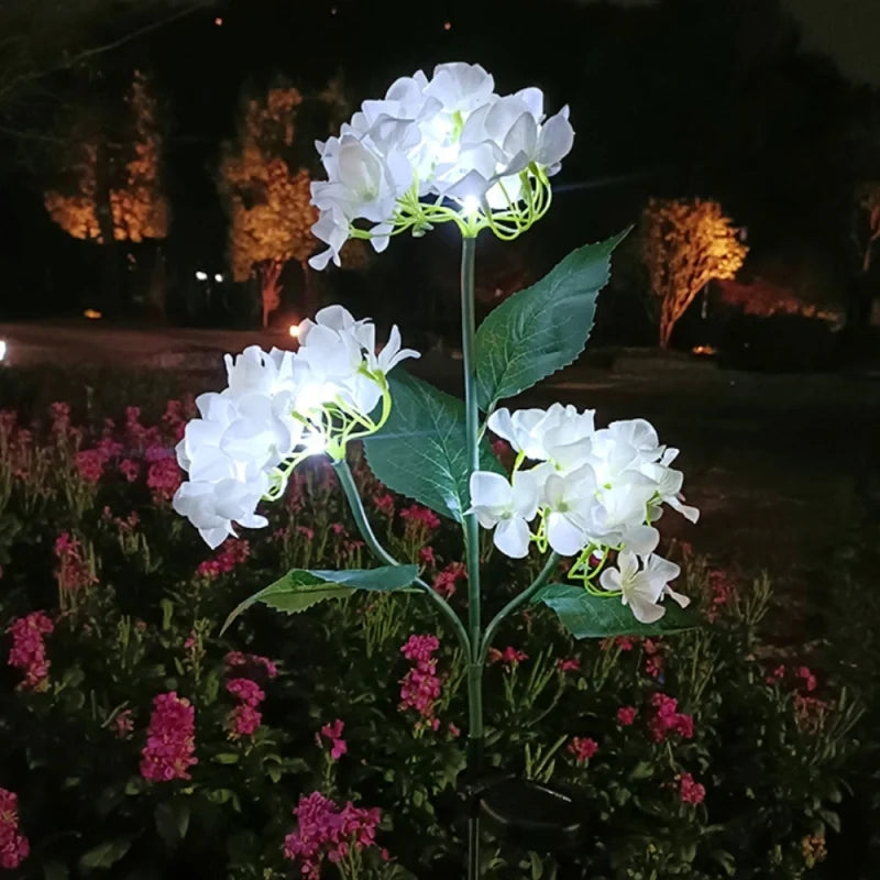 Everbloom™ Solarbetriebene Gartenblumenleuchte in Blütenform