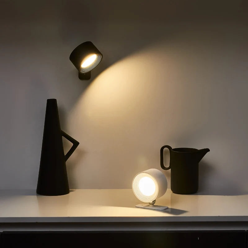 Kabellose Wandleuchte mit 360° Drehung und magnetischer Halterung