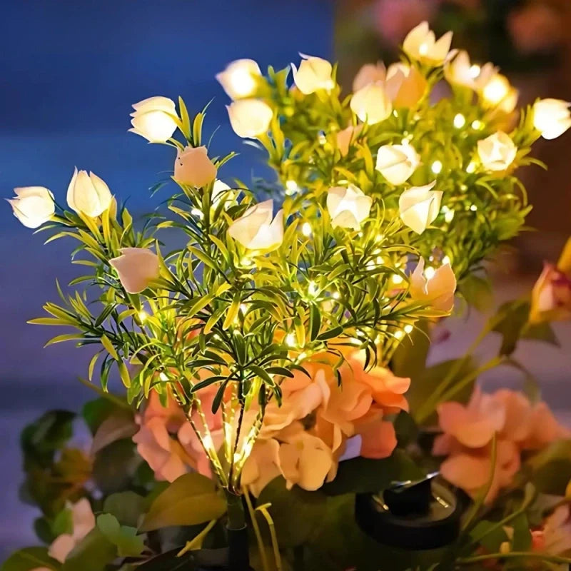 Everbloom™ Solarbetriebene Gartenblumenleuchte in Blütenform