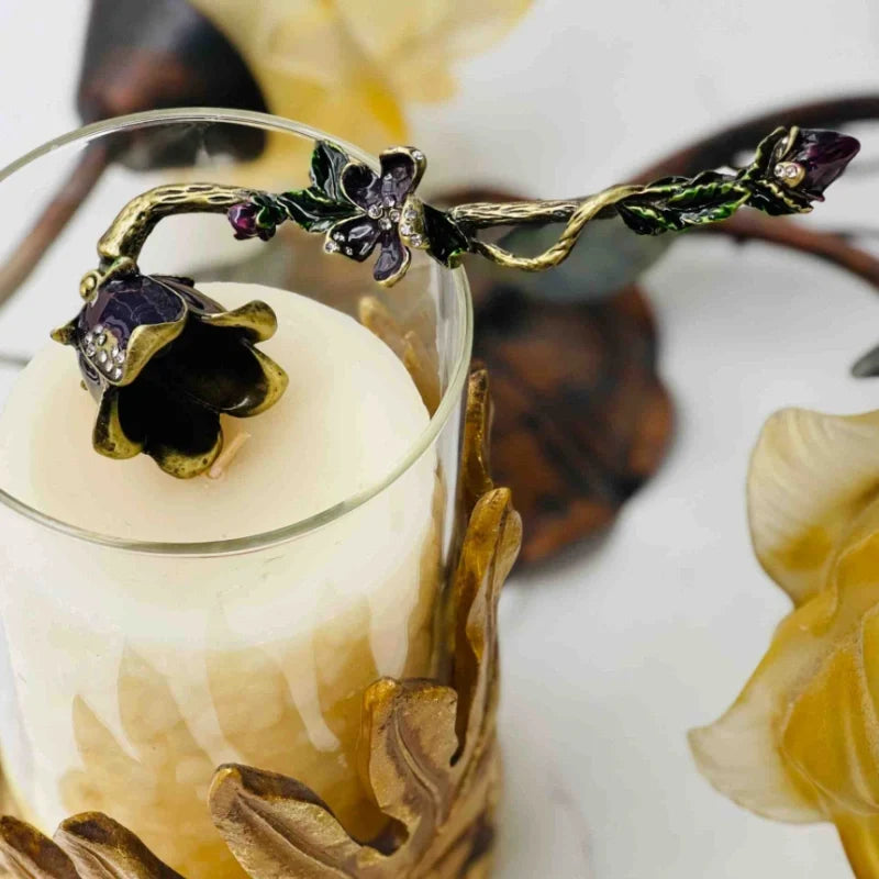 Velisse™ Kerzenlöscher mit Vintage-Blumendesign aus Zinklegierung