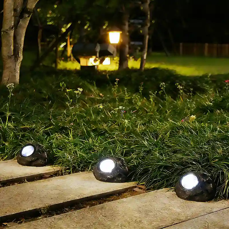 Solar-Gartenstrahler im Naturstein-Design, warmweiß oder naturweiß