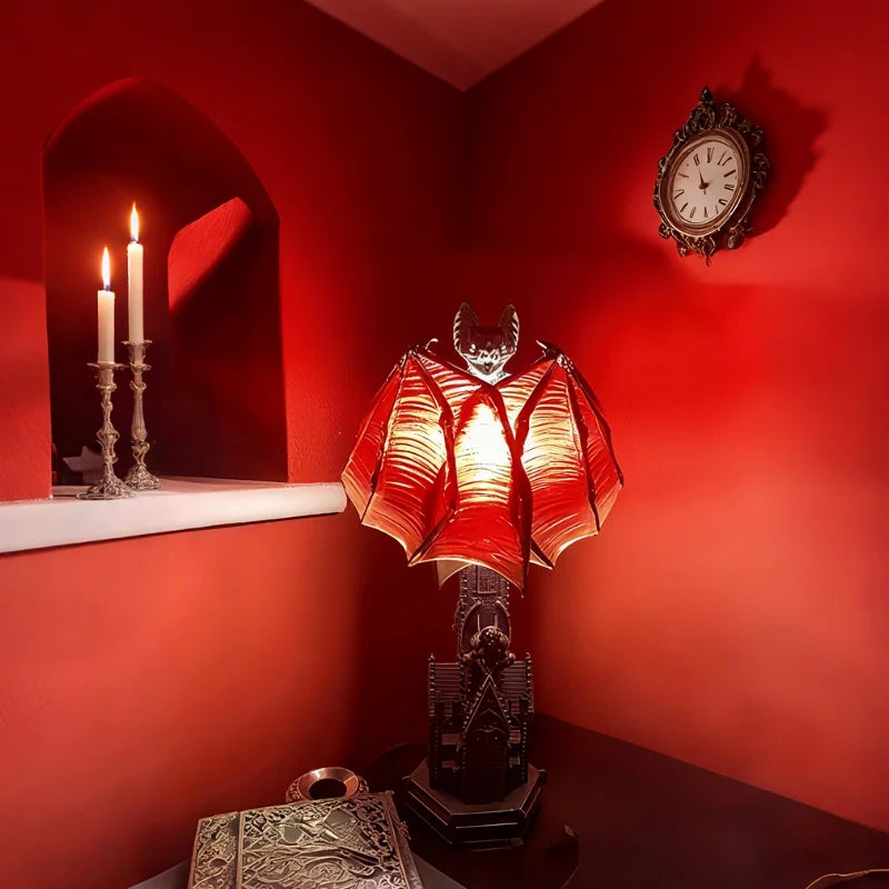Vampyra™ Fledermaus-Tischlampe mit Spukhaus-Sockel