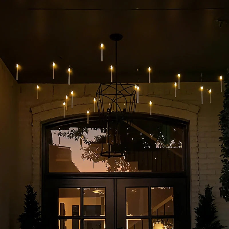 Spellbound™ LED-Schwebekerzen mit Zauberstab-Fernbedienung