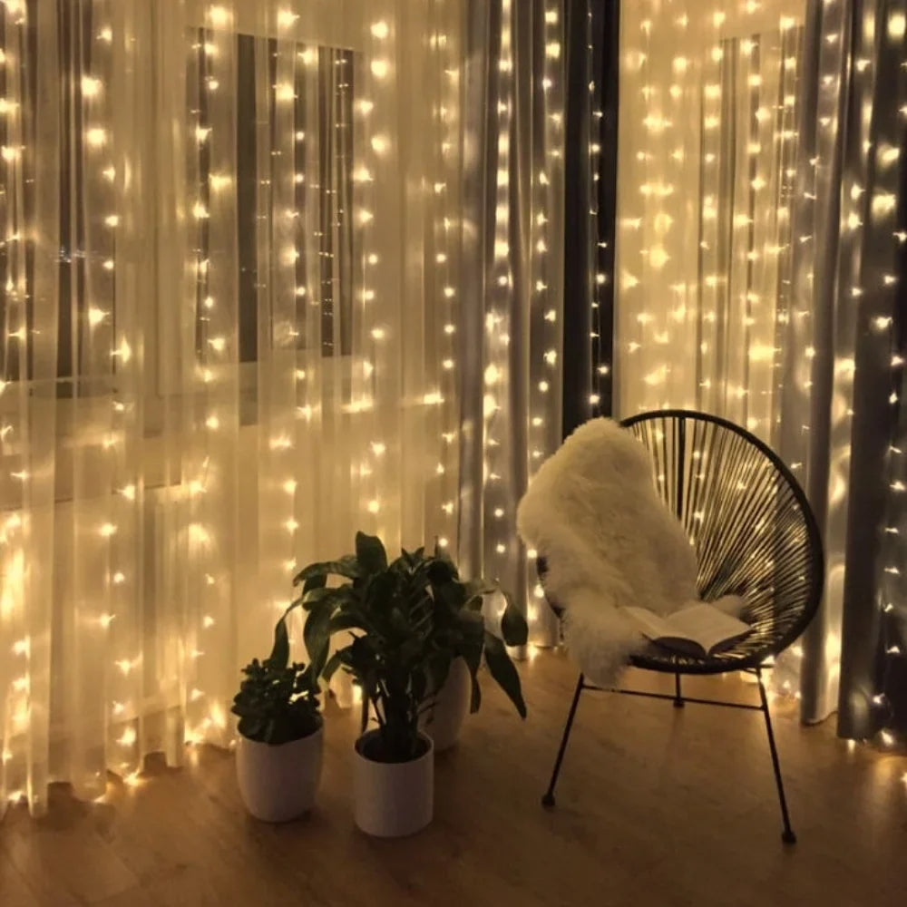 Feenvorhang mit warmweißen LED-Lichtern und 8 Beleuchtungsmodi