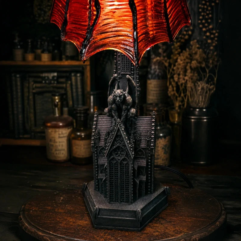 Vampyra™ Fledermaus-Tischlampe mit Spukhaus-Sockel