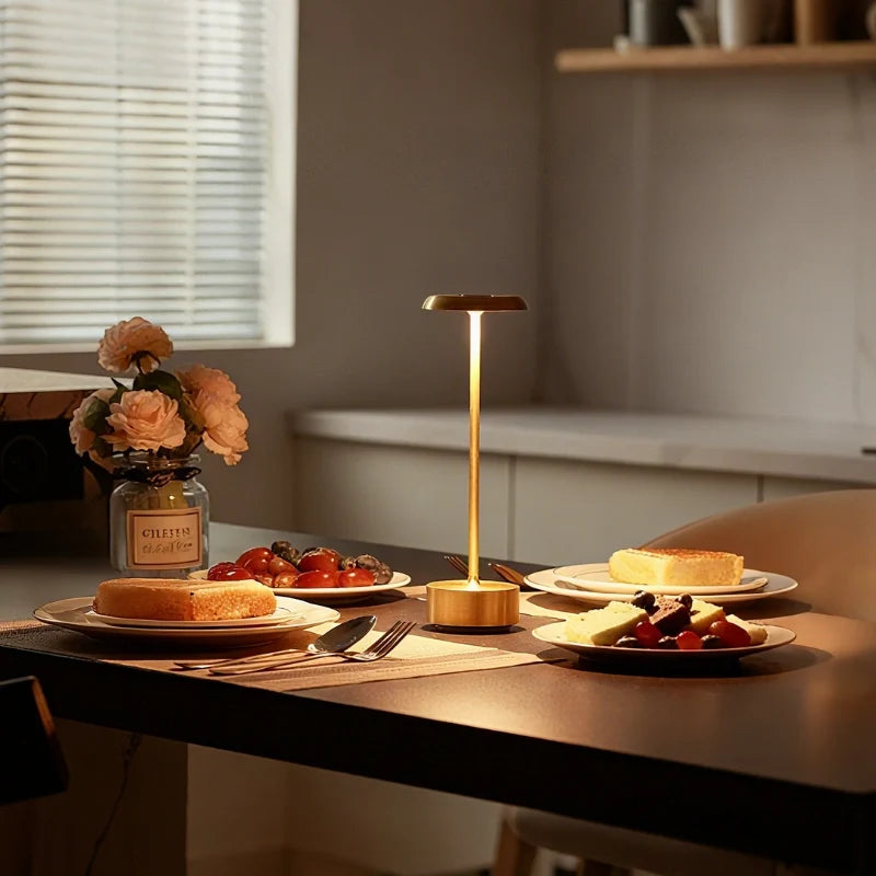 Luxora™ Akku-Tischlampe mit dimmbarem Licht