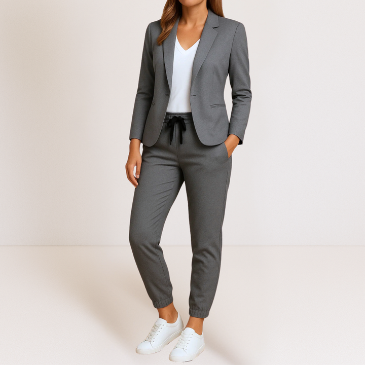 Monique | Modern Elegance in a Comfortable Suit