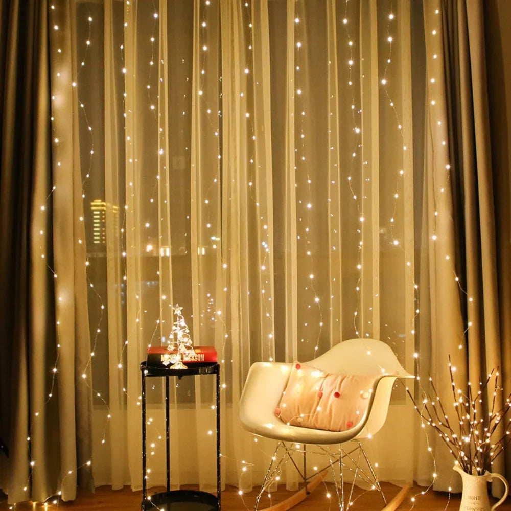 Feenvorhang mit warmweißen LED-Lichtern und 8 Beleuchtungsmodi