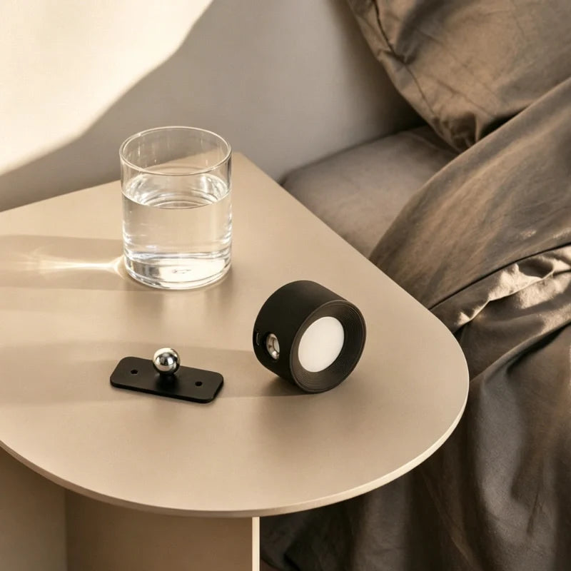Kabellose Wandleuchte mit 360° Drehung und magnetischer Halterung