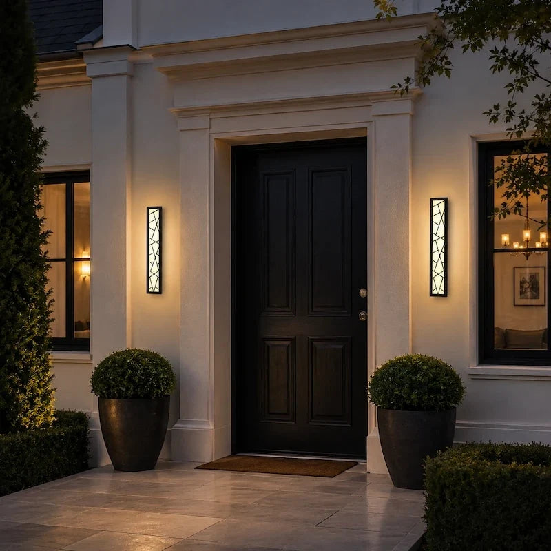 Linear Luxe™ Außenwandleuchte aus Schmiedeeisen und Aluminium