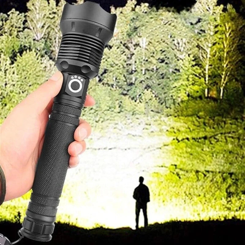 BeamMax™ Taschenlampe mit Teleskop-Zoom und wiederaufladbarem Akku