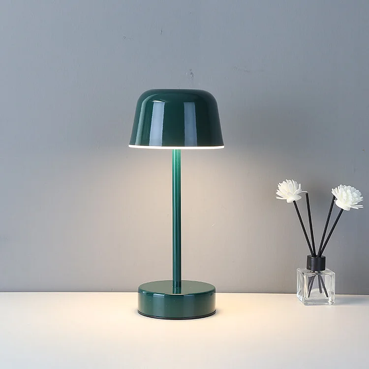 Prisma Pulsflare Tischlampe mit dimmbarem Licht und Metallgehäuse