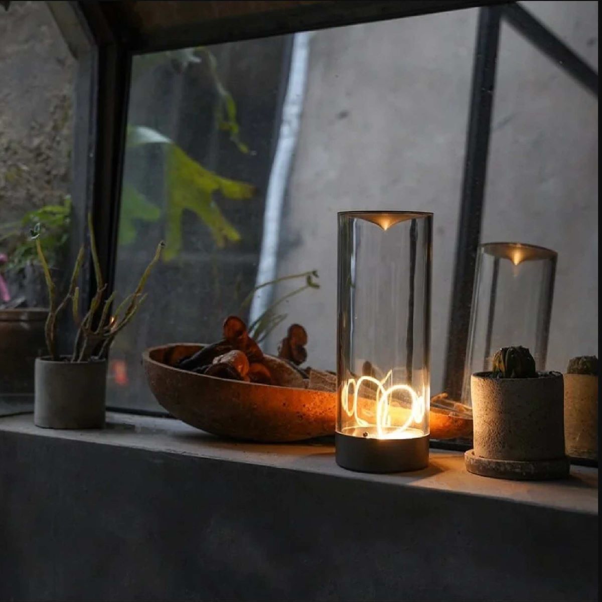 LightRay™ Zylindrische Akku-Tischleuchte mit magnetischer Beleuchtungsschnur