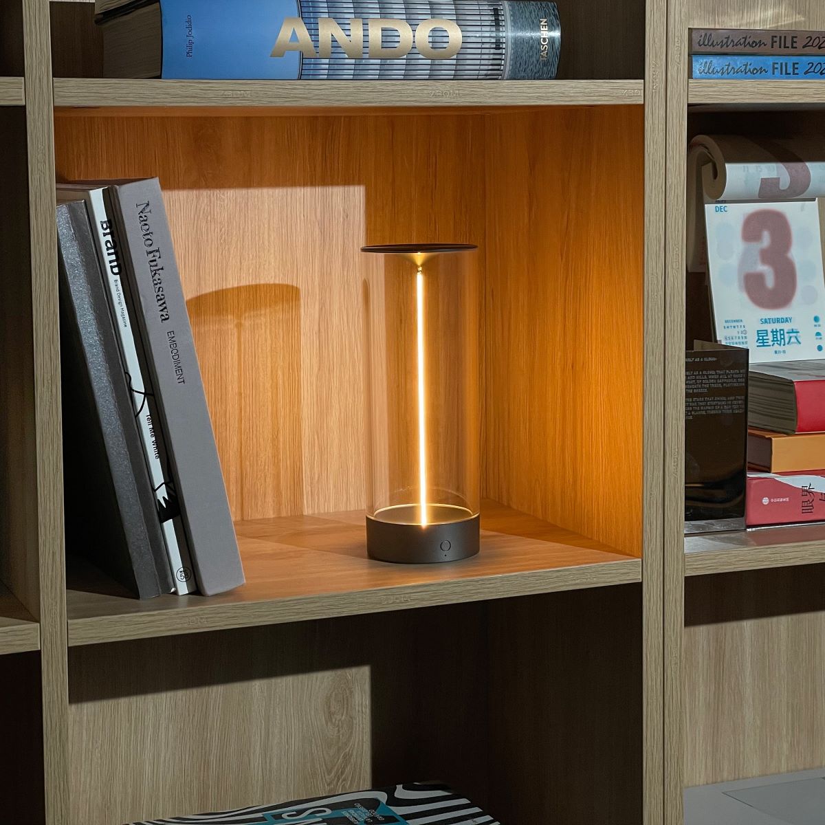 LightRay™ Zylindrische Akku-Tischleuchte mit magnetischer Beleuchtungsschnur