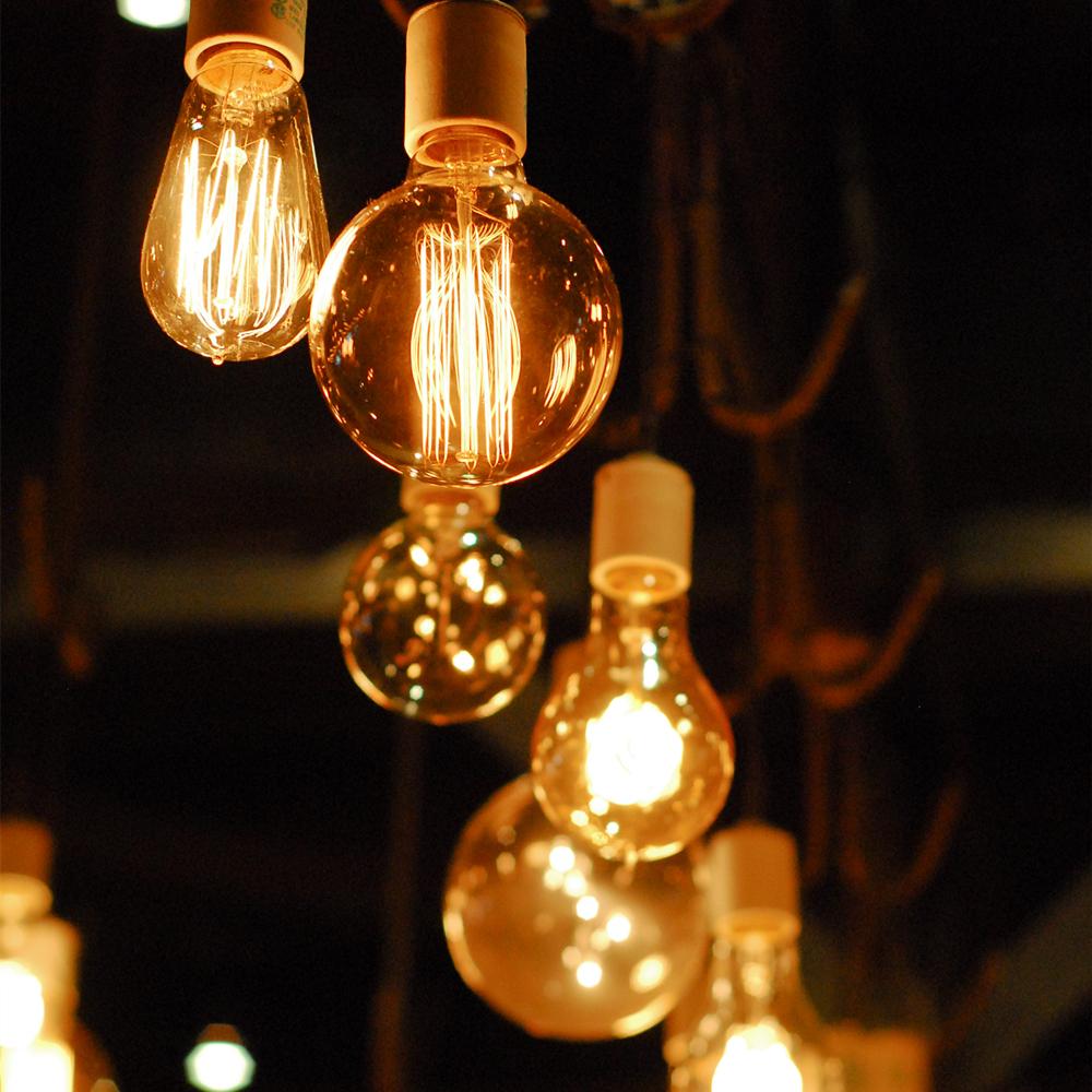 Vintage Glühbirnen mit warmem Licht und Filament-Design