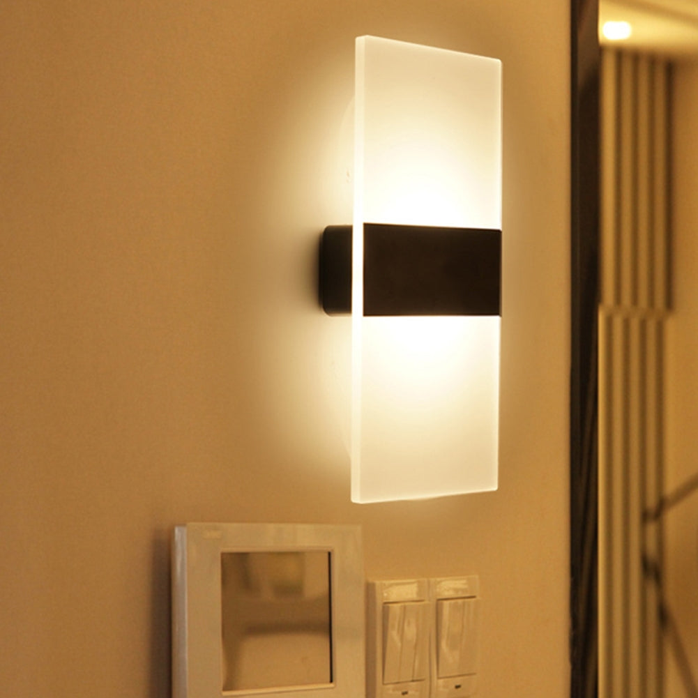 Lumos™ Bewegungsmelder-Wandleuchte in modernem Design