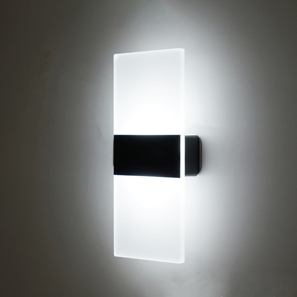 Lumos™ Bewegungsmelder-Wandleuchte in modernem Design