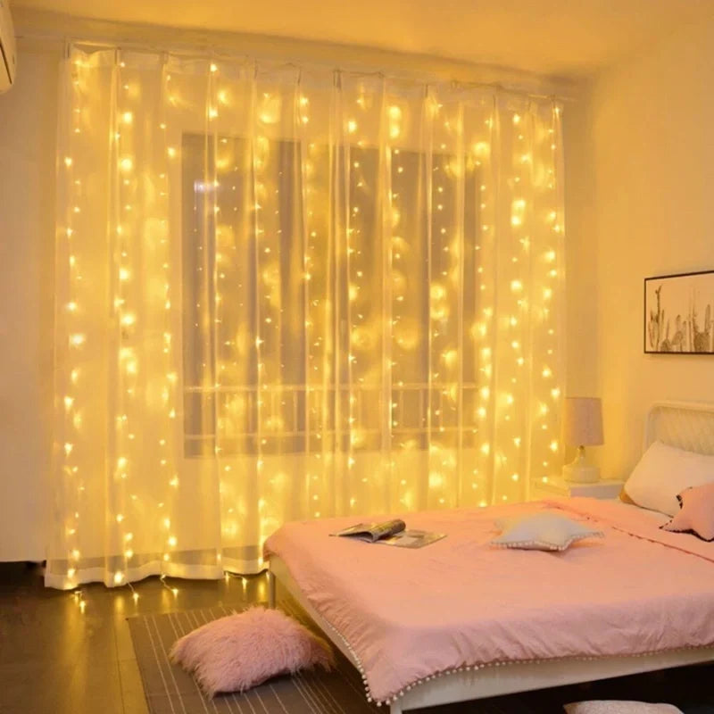 Feenvorhang mit warmweißen LED-Lichtern und 8 Beleuchtungsmodi