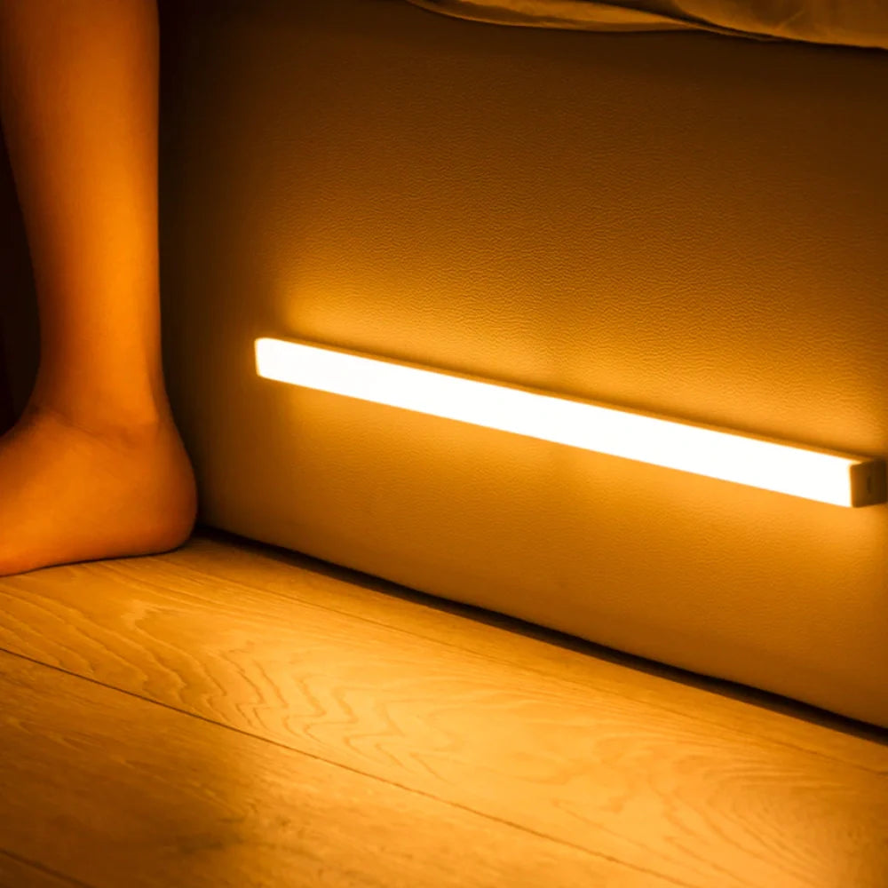 Brightly™ Bewegungsmelder-Licht mit Magnetbefestigung, warmweiß oder kaltweiß