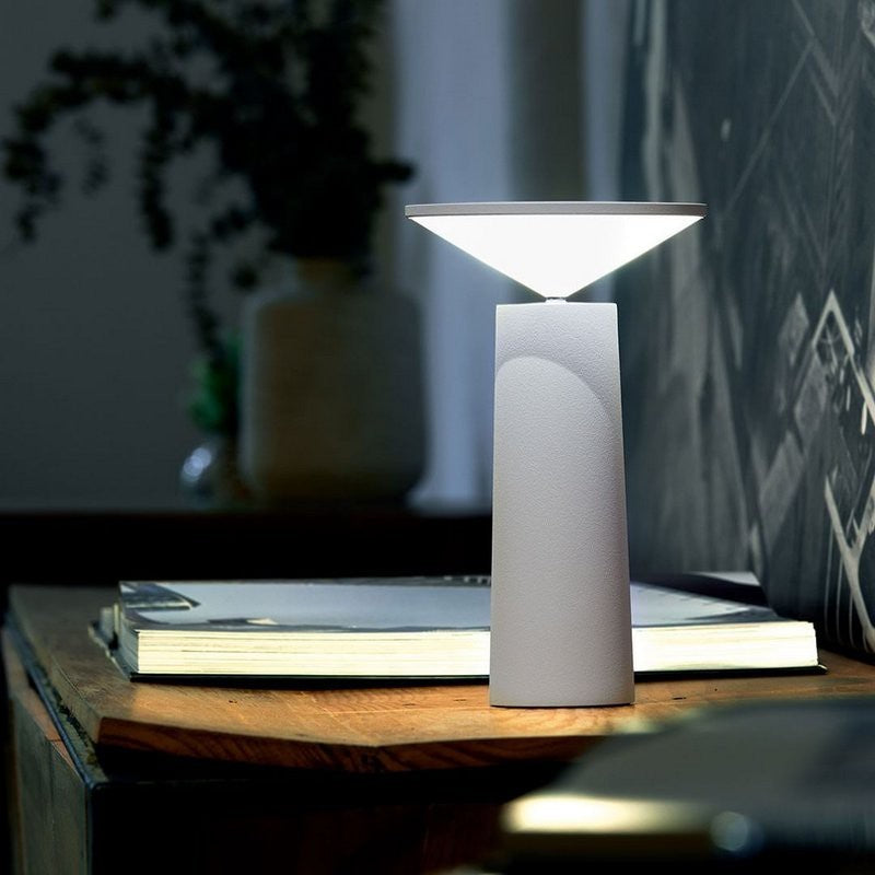 TriLight Flex™ Tischlampe mit dimmbarer Lichtfarbe und Akku