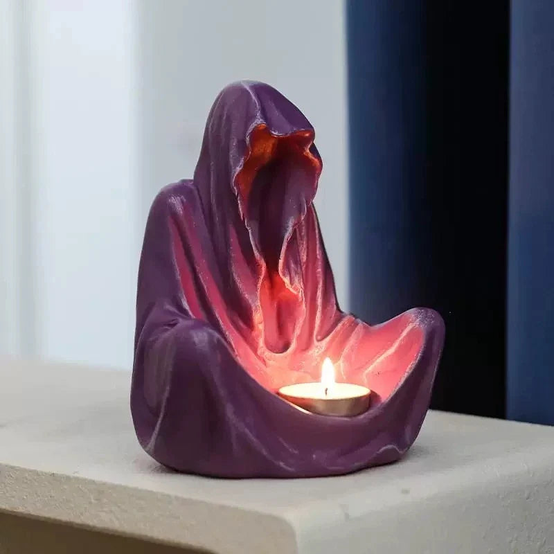 Ashcloak™ Kerzenhalter in mystischer Kapuzenform aus Harz