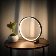 Halo LED Nachttischlampe mit Dimmfunktion und Ring-Design