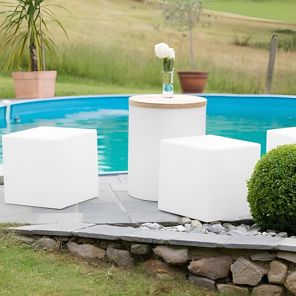 Kubisches Gartenlicht mit Farbwechsel und wetterfestem Design