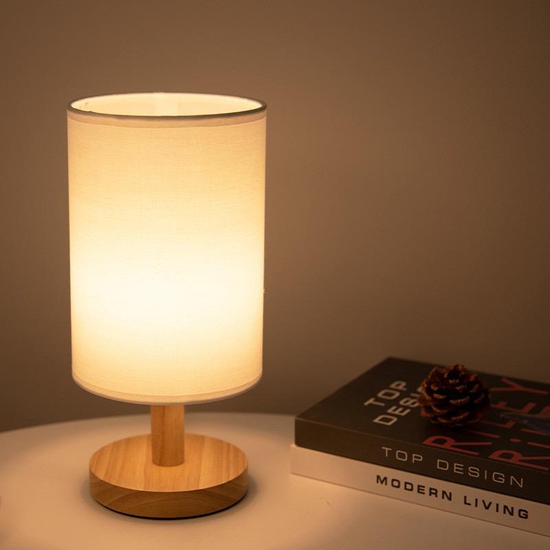 Organische Tischlampe aus Holz und Stoff mit Fernbedienung