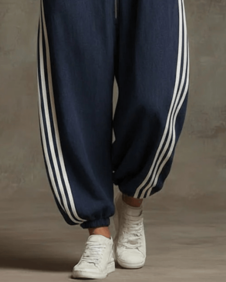 Leonora | Striped tracksuit, sporty style with zip