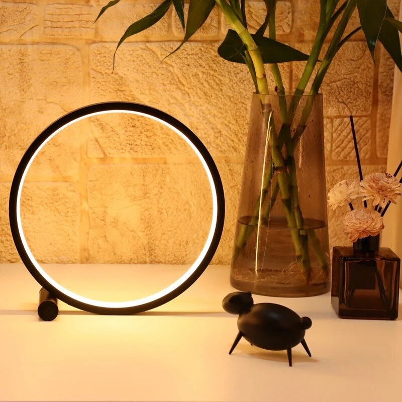 Halo LED Nachttischlampe mit Dimmfunktion und Ring-Design
