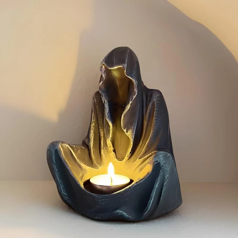 Ashcloak™ Kerzenhalter in mystischer Kapuzenform aus Harz