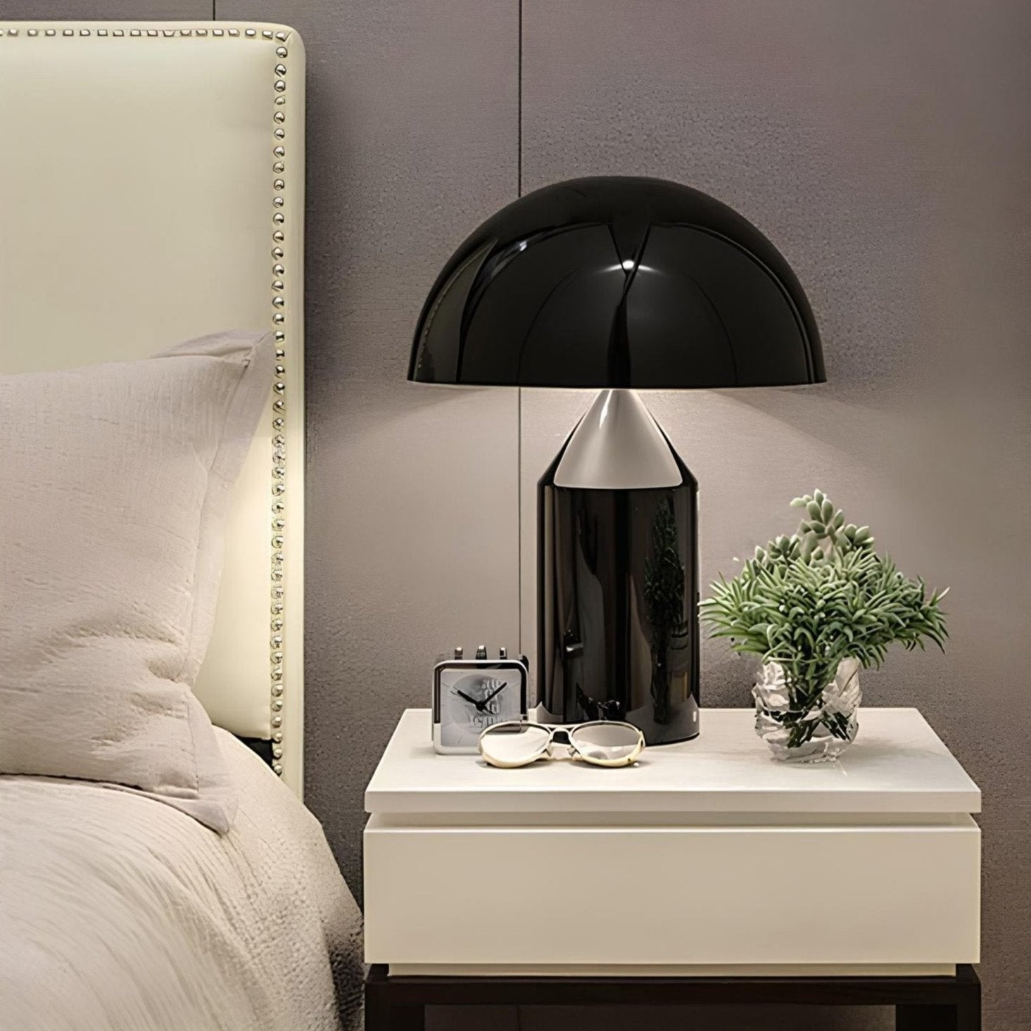 Aurelia™ Tischlampe mit dimmbarer LED in modernem Pilz-Design