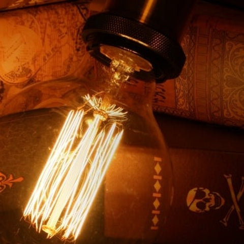 Vintage Glühbirnen mit warmem Licht und Filament-Design